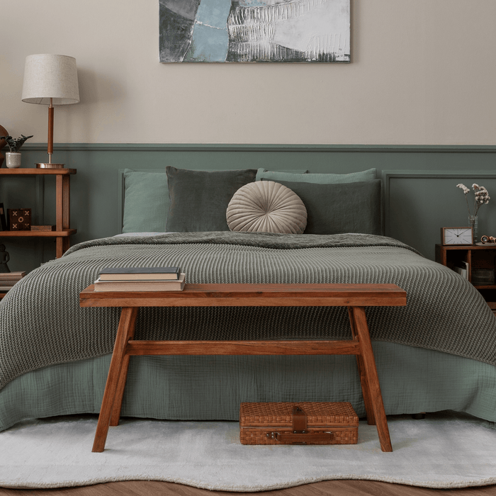 Creating a Cozy and Inviting Bedroom: Transform Your Space with the Right Furniture and Decor