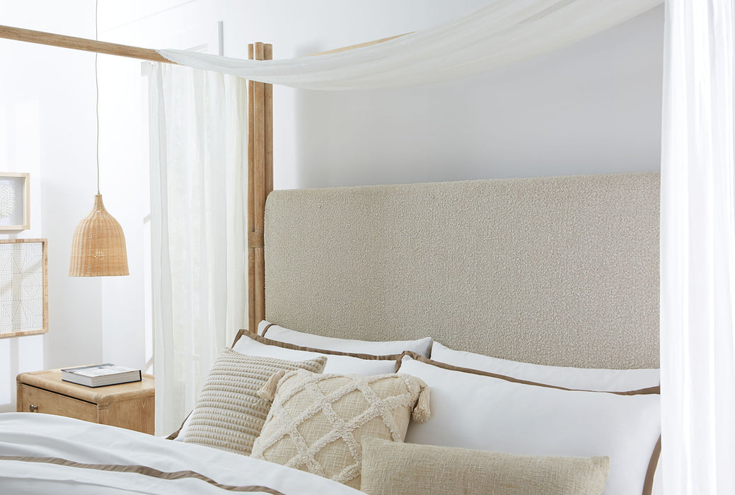 Retreat - Pole Rattan Upholstered Poster Bed With Canopy