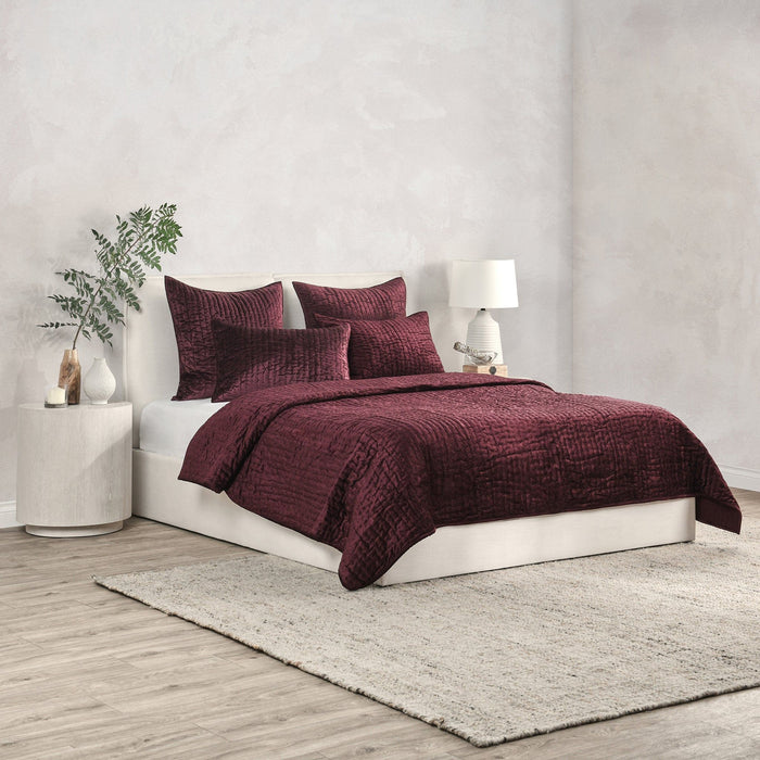 Bari - Velvet Quilt - Port