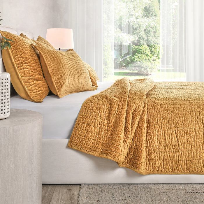 Bari - Velvet Quilt - Honey Gold