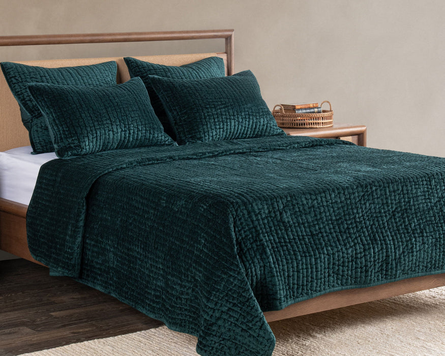 Bari - Velvet Quilt