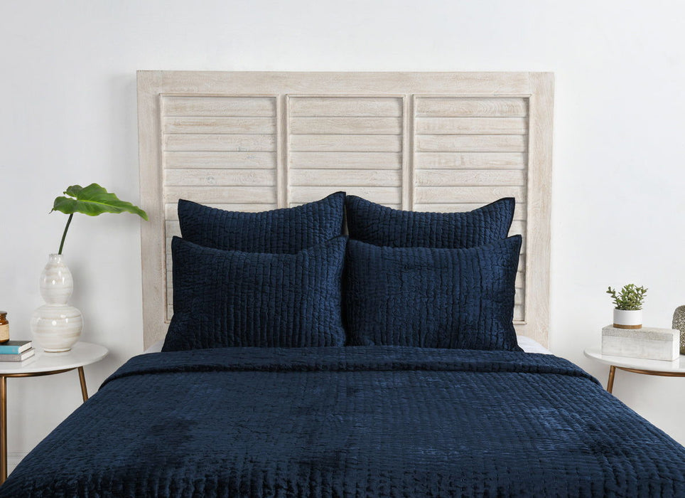 Bari - Velvet Quilt