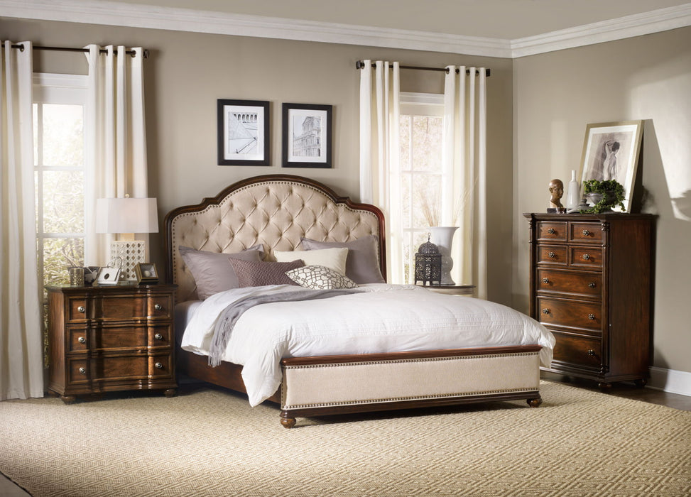 Leesburg - Upholstered Bed With Wood Rails